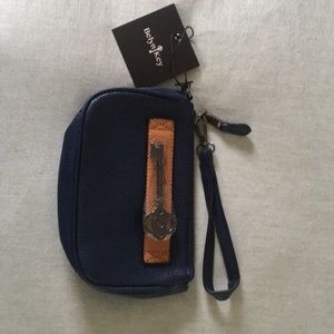 Belyn Key Keystone Clutch